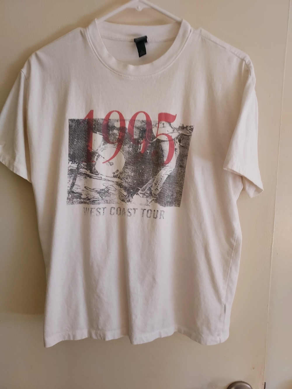 wild fable White Graphic '1995' Short Sleeve Tee